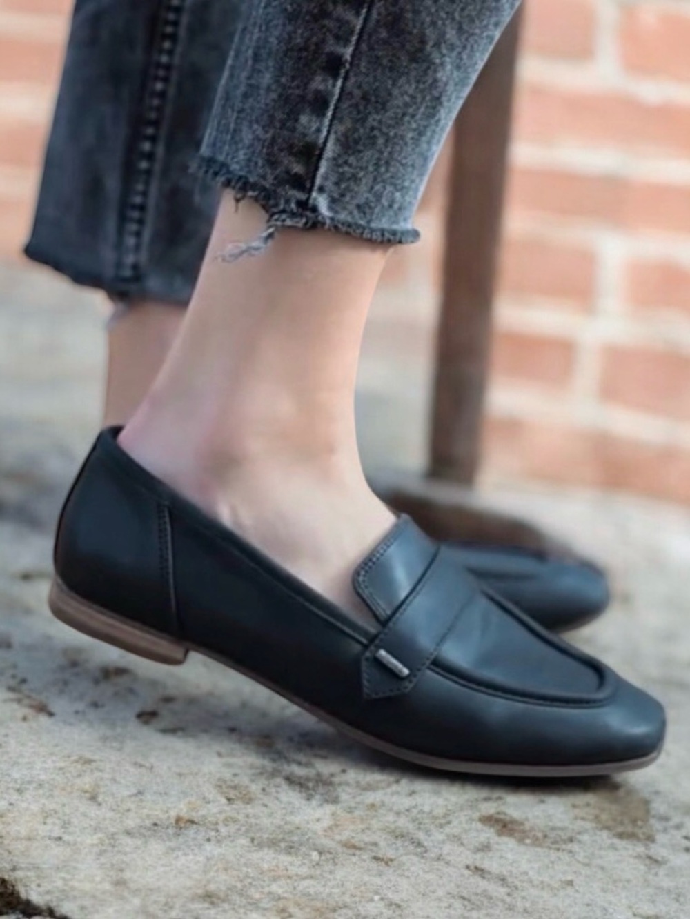 TOMS Lynette Black Leather Loafer Shoes